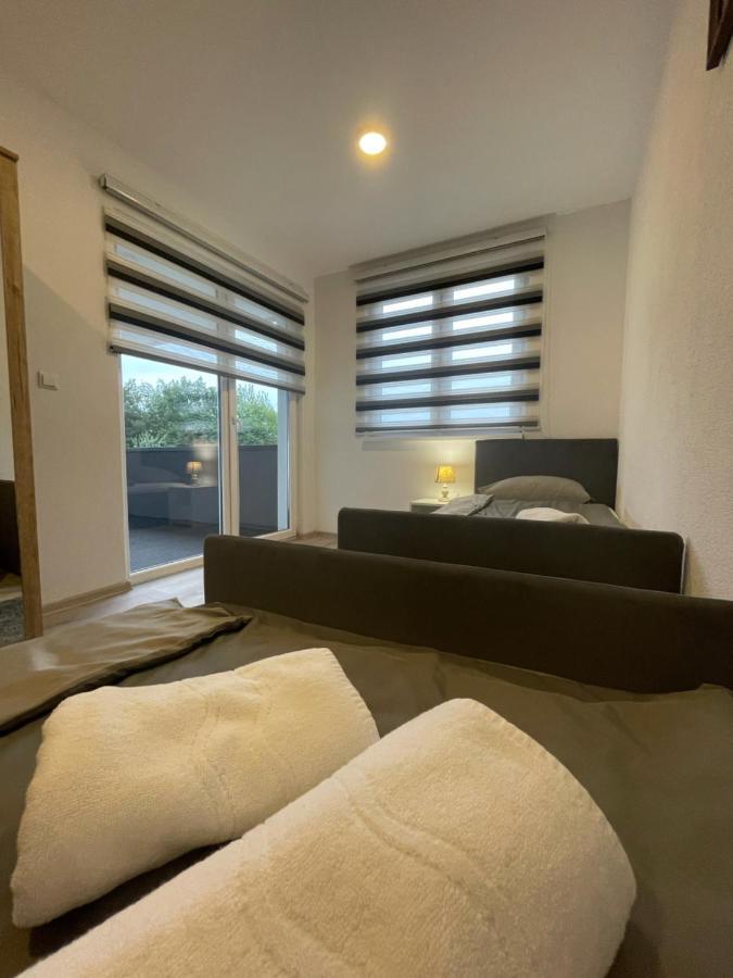 Ammirevole Ravne Apartments Visoko Extérieur photo
