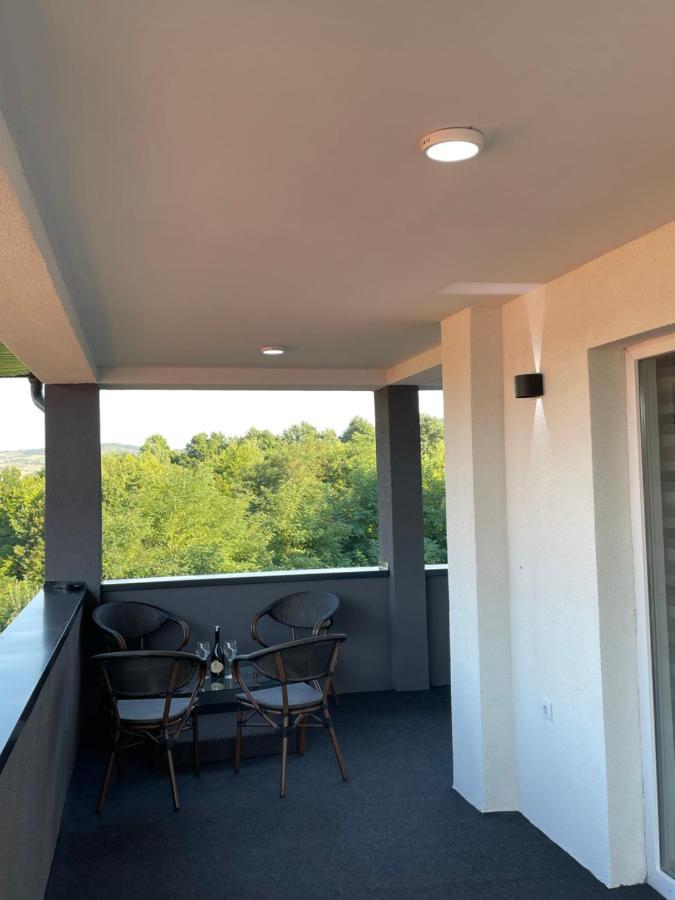 Ammirevole Ravne Apartments Visoko Extérieur photo
