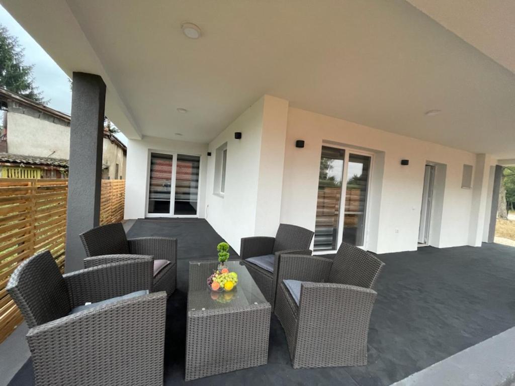 Ammirevole Ravne Apartments Visoko Extérieur photo