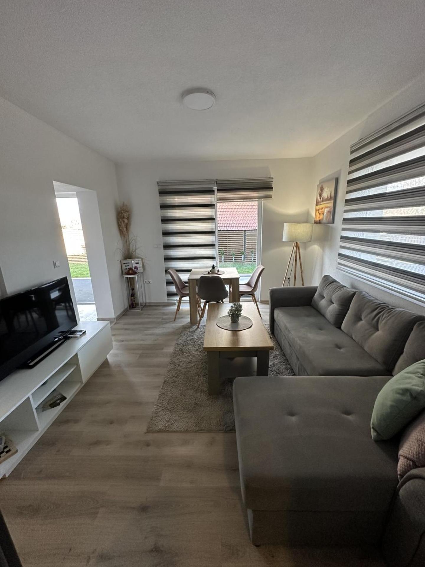 Ammirevole Ravne Apartments Visoko Extérieur photo