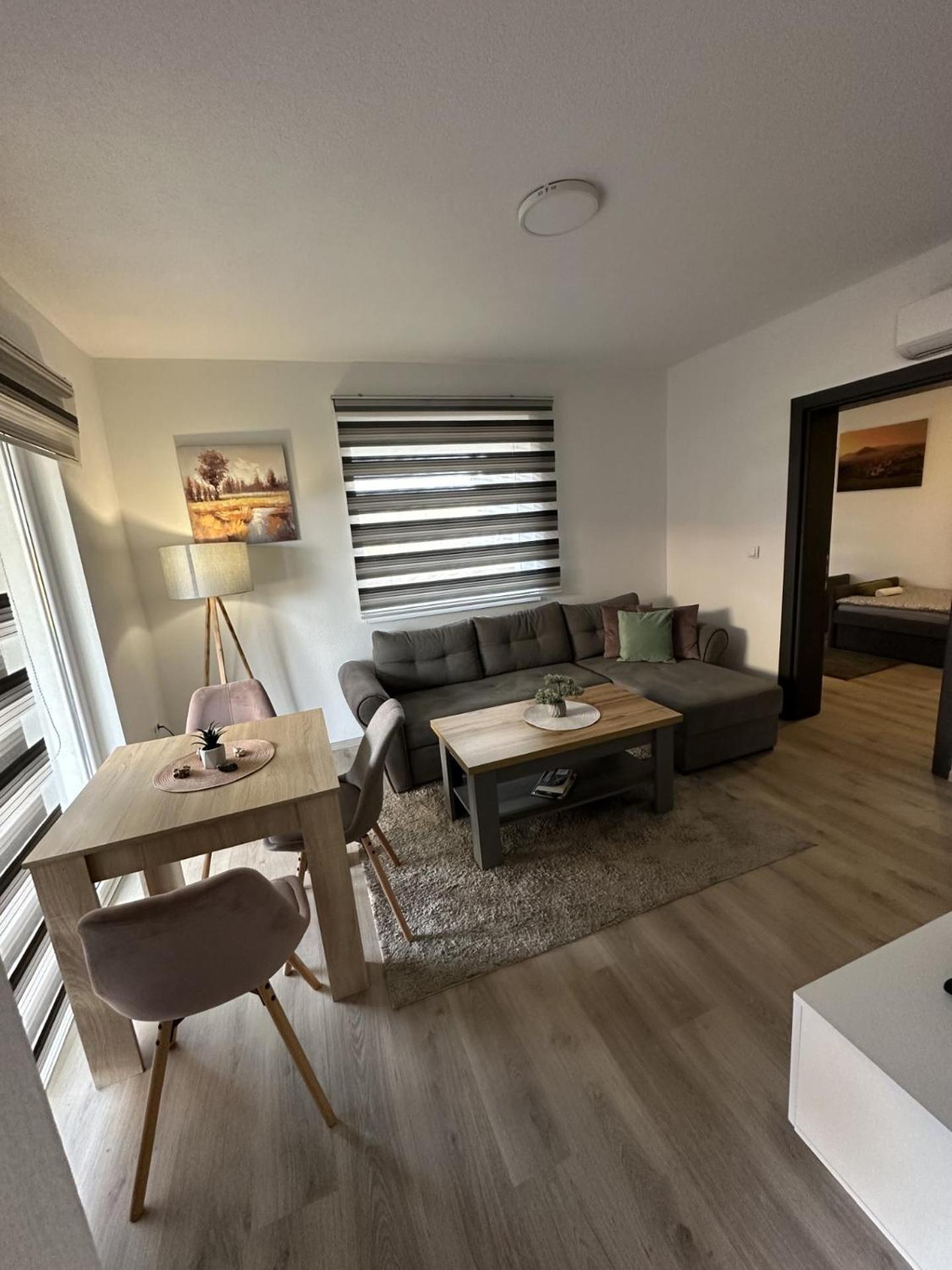 Ammirevole Ravne Apartments Visoko Extérieur photo